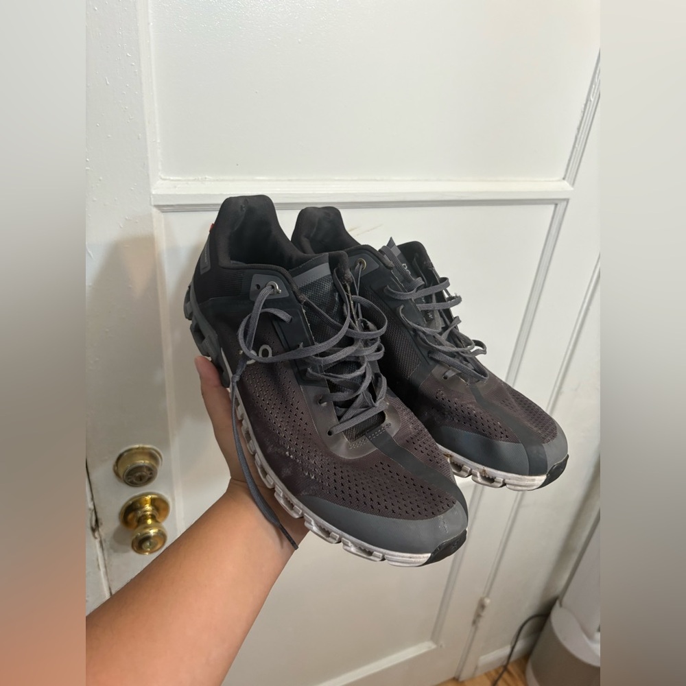 Men on cloud sneakers - Picture 2 of 10